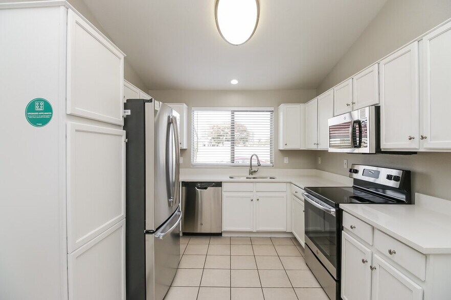 Building Photo - 30365 Maple Chase Dr