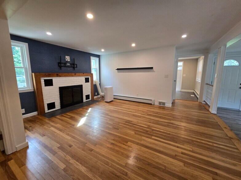Building Photo - 399 Shawsheen Ave