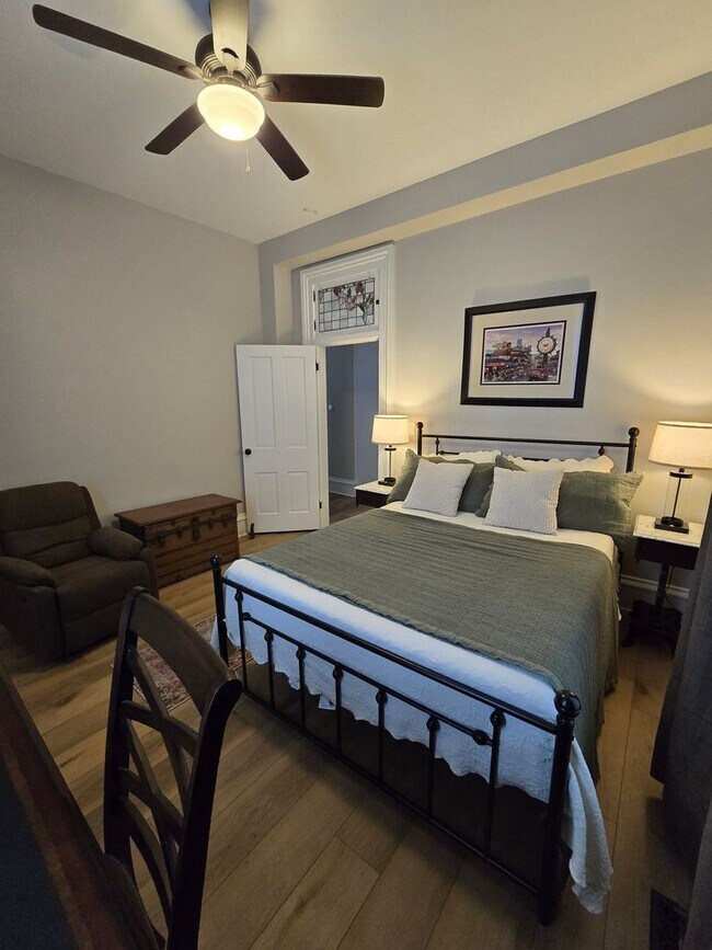 Building Photo - Full Furnished 2 Bed/1 Bath with Utilities Included