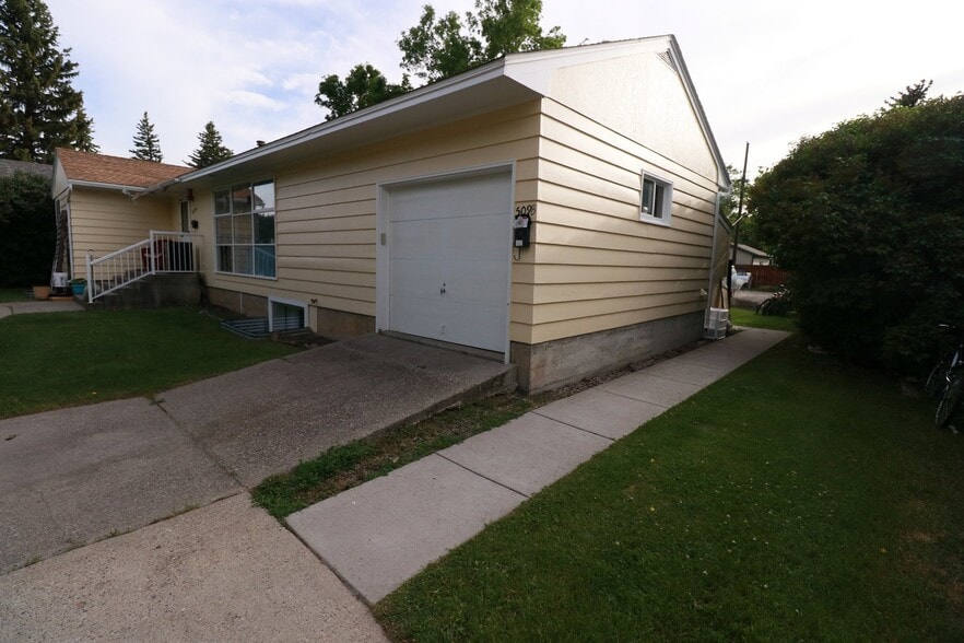 Building Photo - 509 S 11th Ave