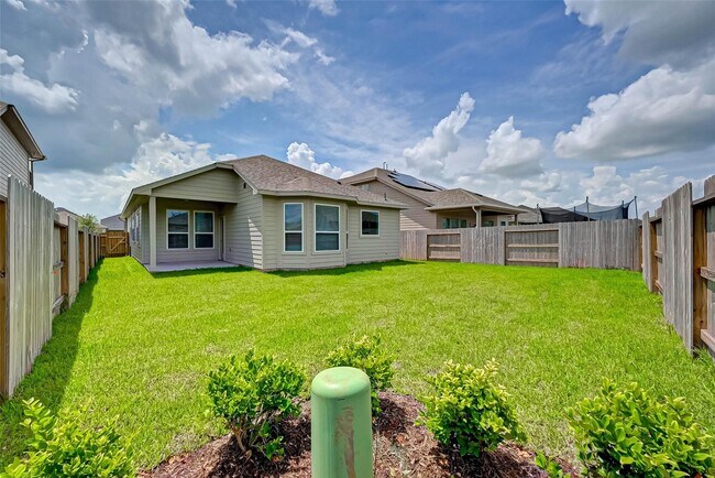 Building Photo - 8022 Pinebrook Arbor Ct