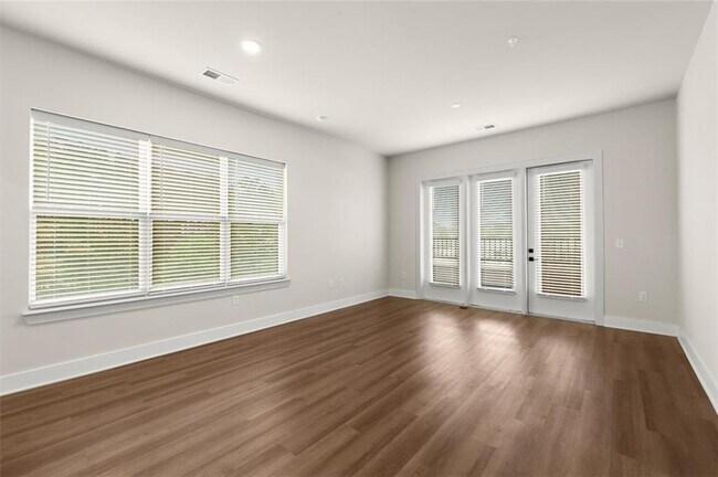 Building Photo - 2648 Sandy Plains Rd