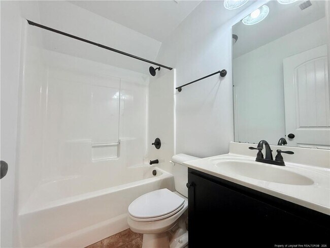 Building Photo - 352 Old Field Loop