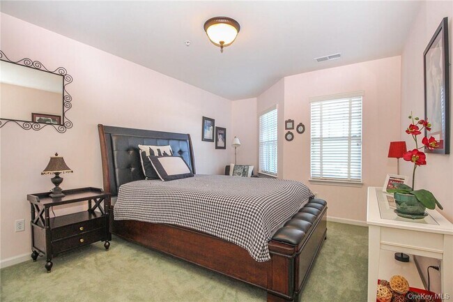 Building Photo - 213 Waterside Close