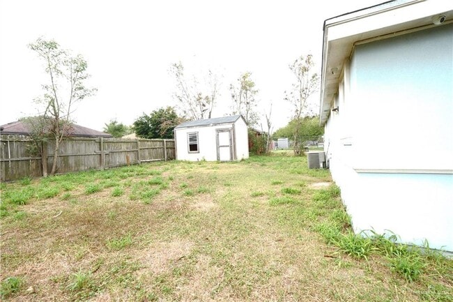 Building Photo - 4014 Aggassi Dr