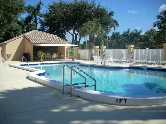 Building Photo - 100 Pelican Pointe Dr