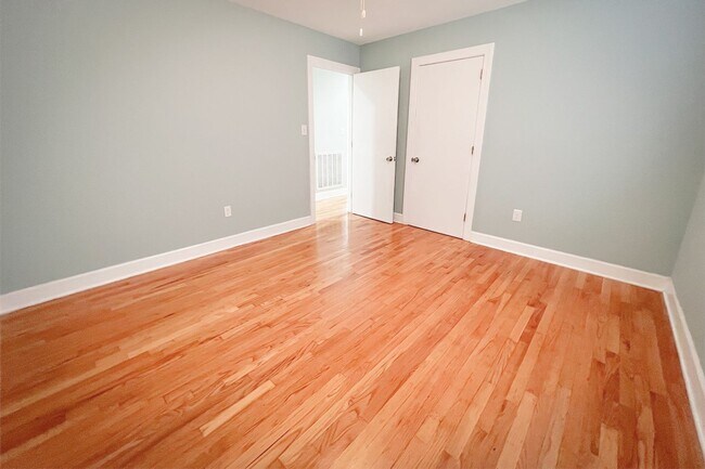 Building Photo - 46 Cardinal Dr S