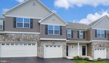 Building Photo - 1706 Shady Ln
