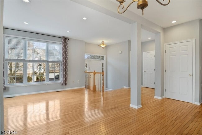Building Photo - 145 Arrowgate Dr