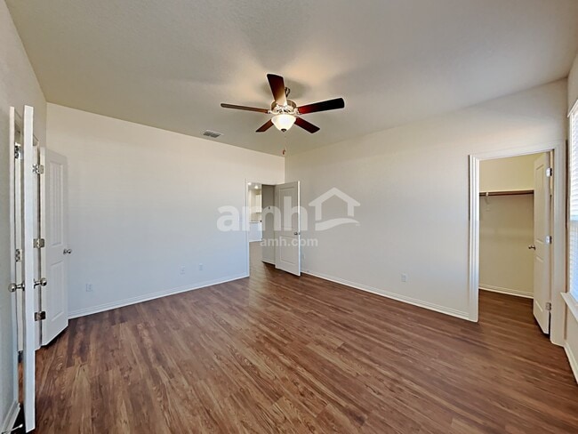 Building Photo - 211 Pebble Creek Run
