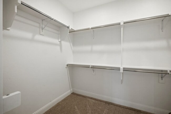 Building Photo - 1224 Redcoat Dr