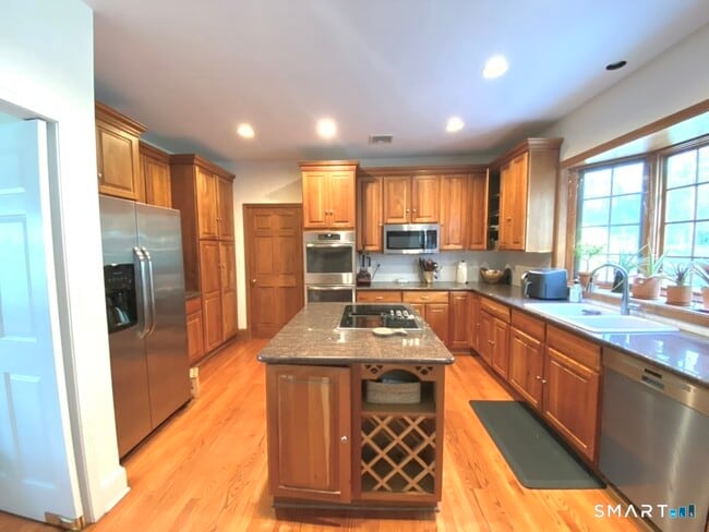 Building Photo - 12 Carriage Hill Rd