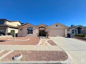 Building Photo - East El Paso 4 bed Refrig A/C!