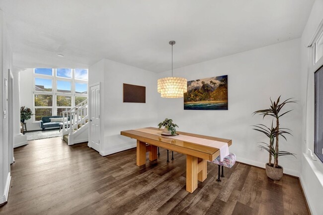 Building Photo - Spacious Upcountry Townhome with Ocean Vie...
