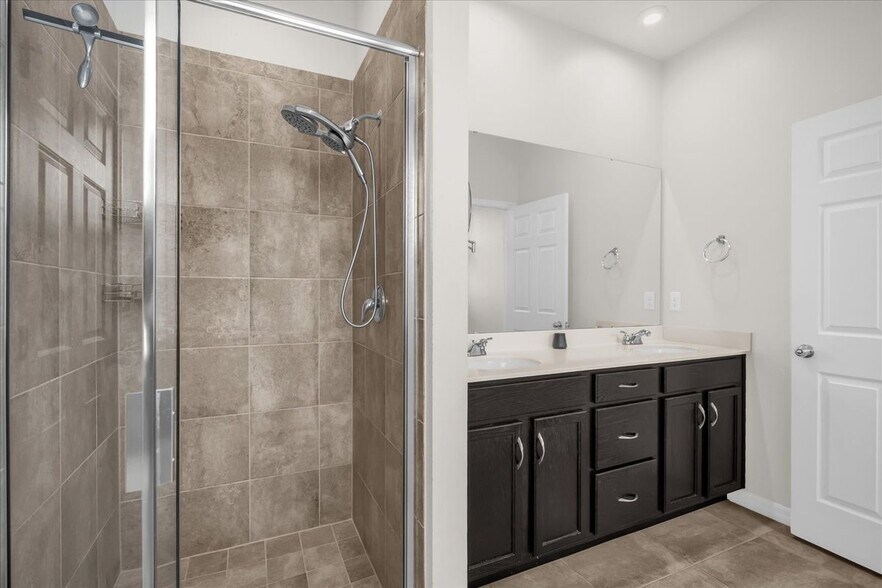 Building Photo - 2444 Varenna Loop
