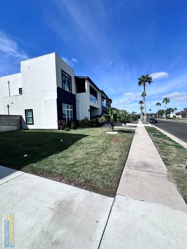 Building Photo - 154 Oleander Dr