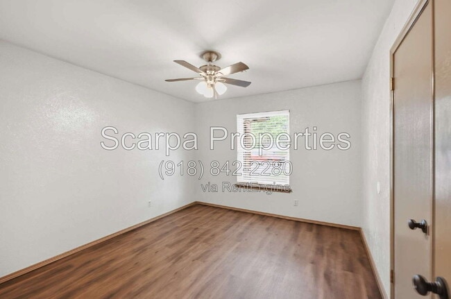 Building Photo - 1105 W Vicksburg Pl