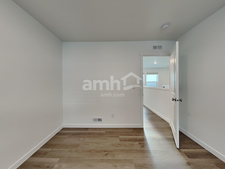 Building Photo - 5133 Turnstone St SE