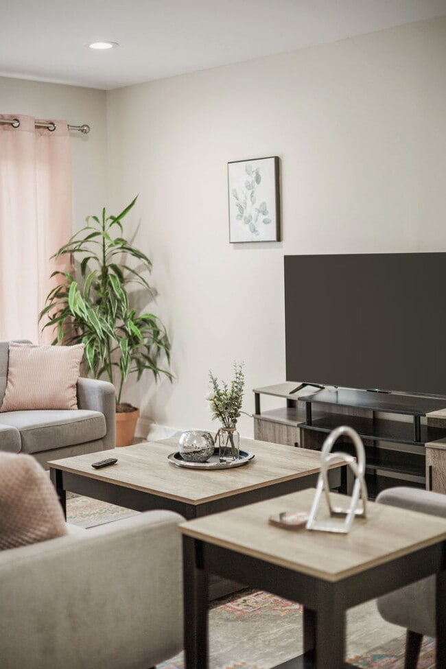 Building Photo - 10907 S Normandy Ave