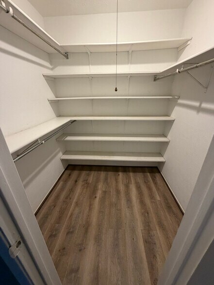 Building Photo - 24307 Rockin 7 Dr