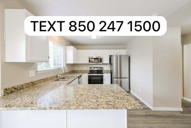 Building Photo - 3842 Primrose Ln