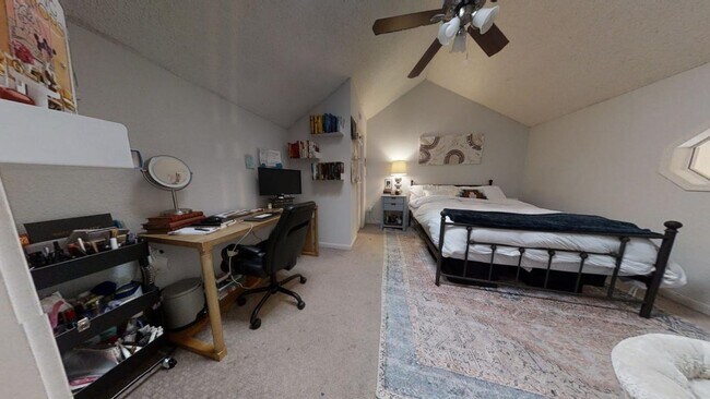 Building Photo - 1610 Waterston Ave