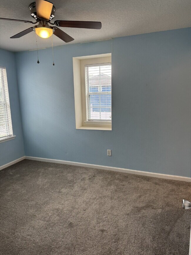 Building Photo - FOR RENT!!!!!-   2nd months rent is FREE!!!!