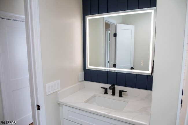 Building Photo - 711 Brooklyn Ave