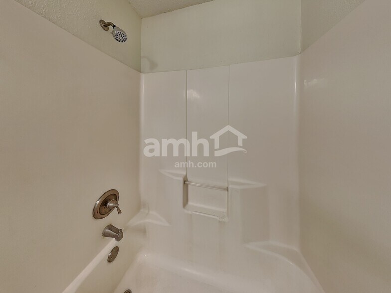 Building Photo - 12483 Old Pond Rd