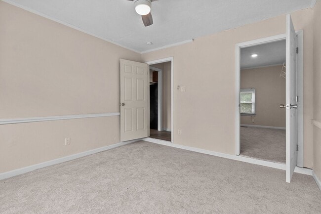 Building Photo - 4 Bedroom 2 Bath Ranch in a cul-de-sac