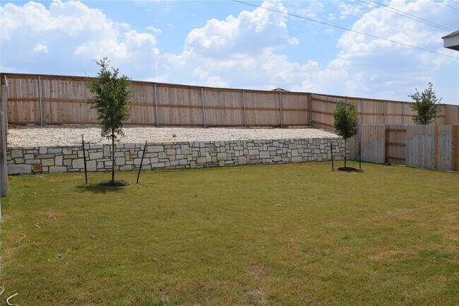 Building Photo - 208 Shugart St