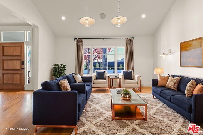 Building Photo - 17620 Camino De Yatasto