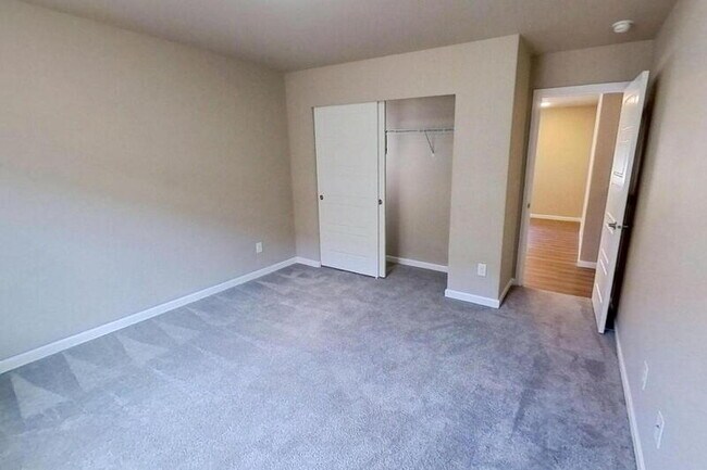 Building Photo - 13741 SE 184th Pl