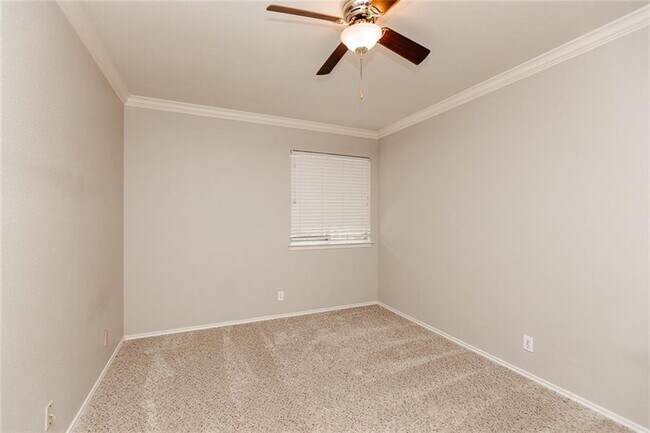 Building Photo - 17002 Hillside Dr