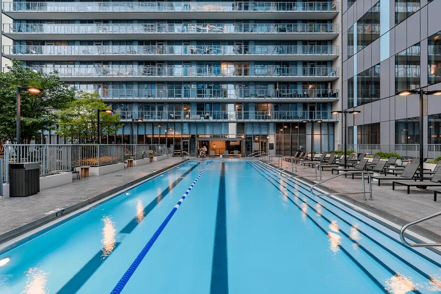 Building Photo - 323 E Wacker Dr