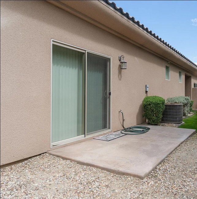 Building Photo - 78861 Avenue 42