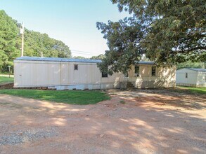 Building Photo - New Rental at River Road Estates!