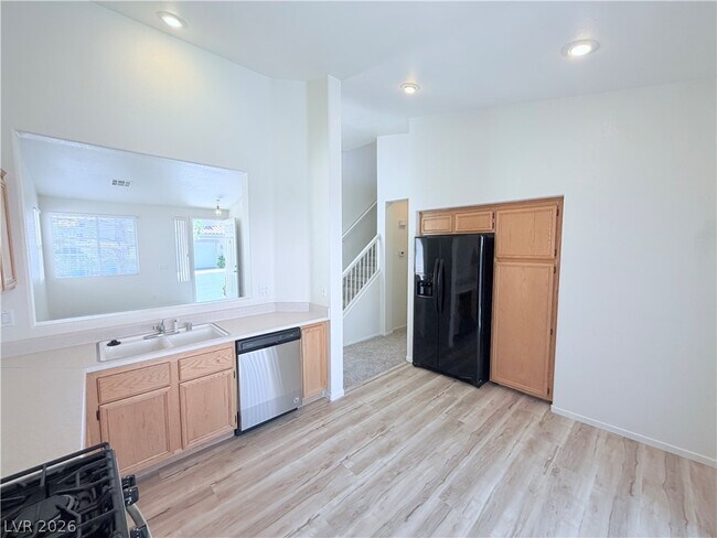 Building Photo - 10404 Sloping Hill Ave