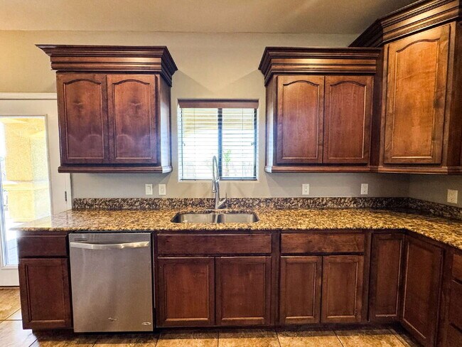 Building Photo - Spacious 4-Bed, 3-Bath Gem with 1804 Sq. F...