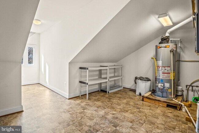 Building Photo - 211 Mill St