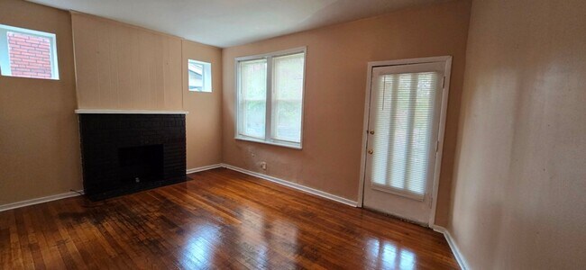 Building Photo - 4628 S Compton Ave