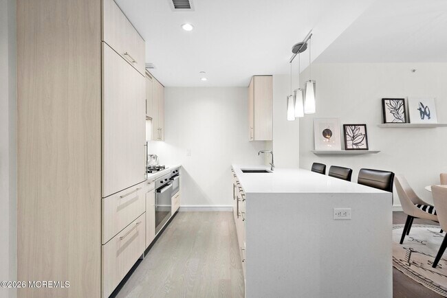 Building Photo - 15 Morris Ave