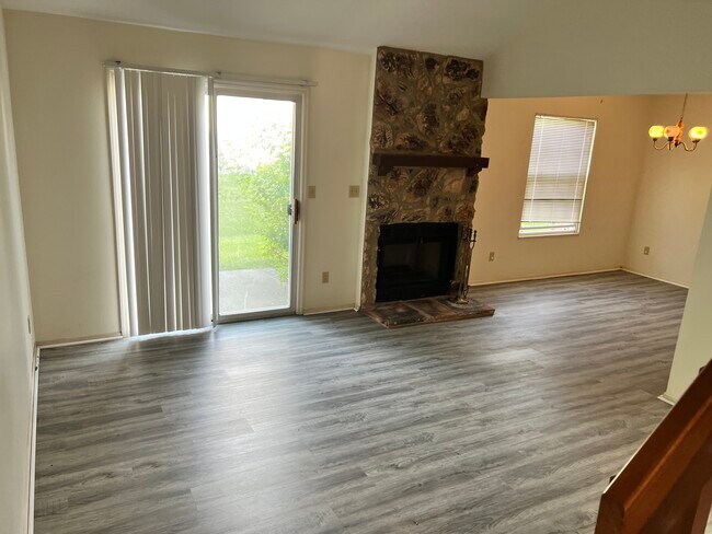 Building Photo - 2334 Raider Dr