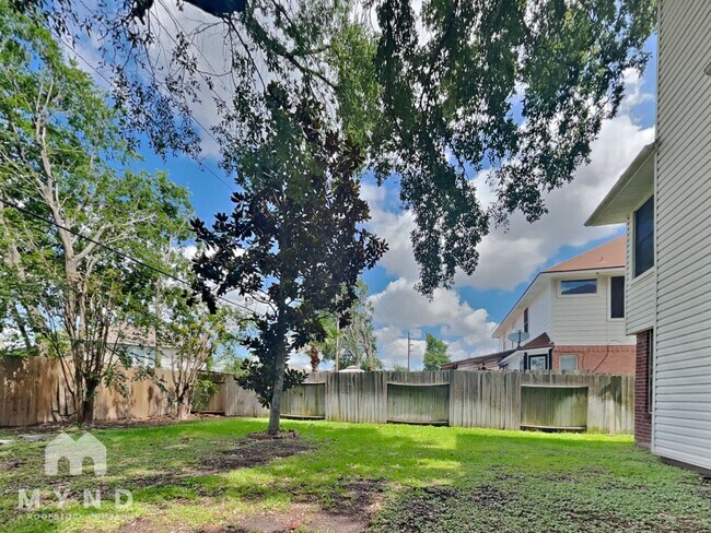 Building Photo - 3707 Lauderwood Ln