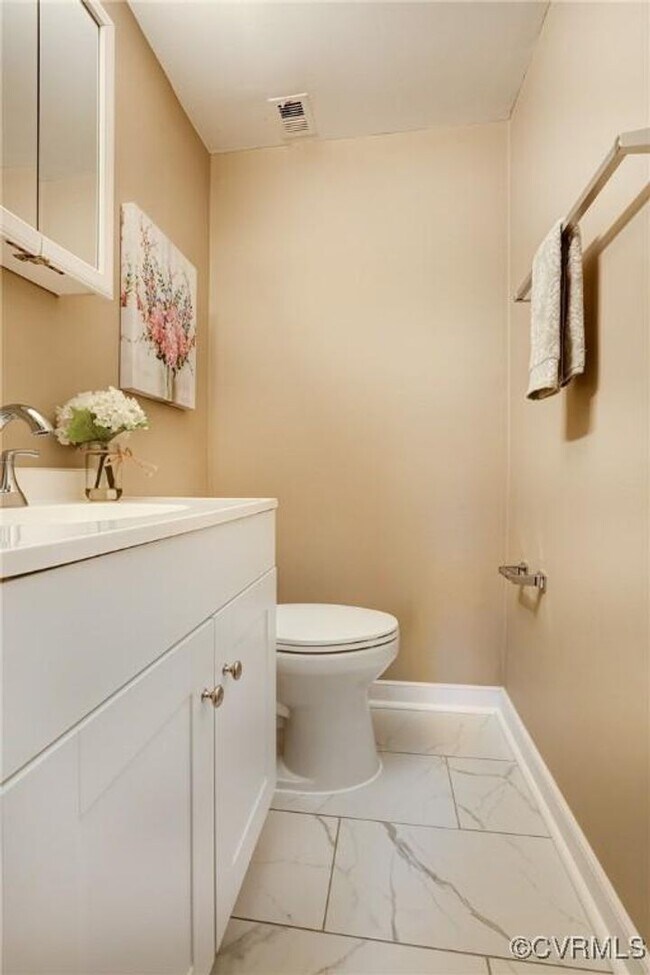 Building Photo - Amenities and Utilities included Richmond Condo Near VCU and UR