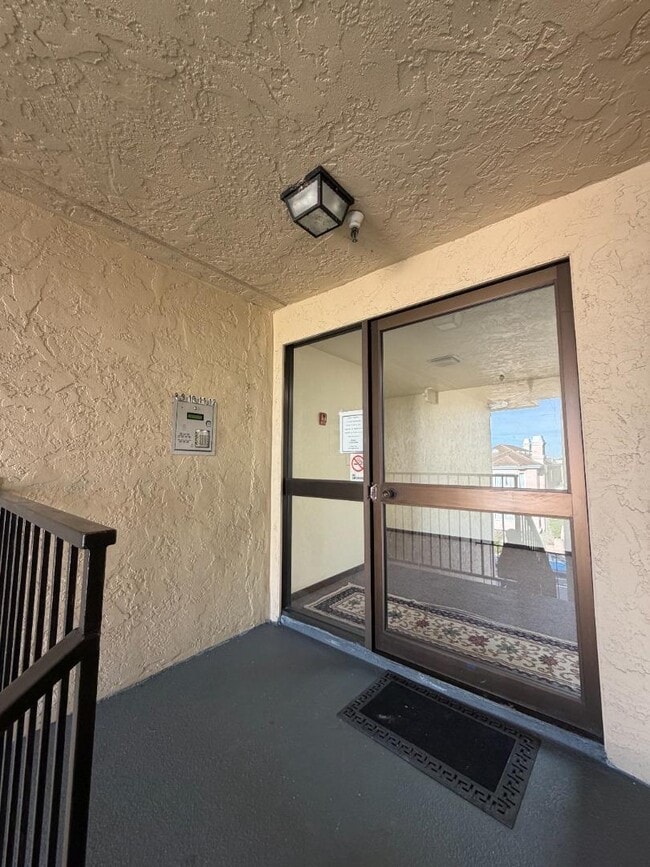 Building Photo - 190 Eastmoor Ave