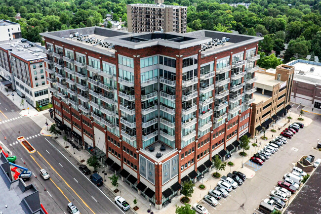 Building Photo - 350 N Main St
