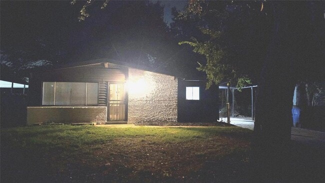 Building Photo - 1530 E 52nd St N