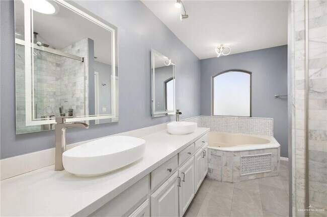 Building Photo - 41 5th St