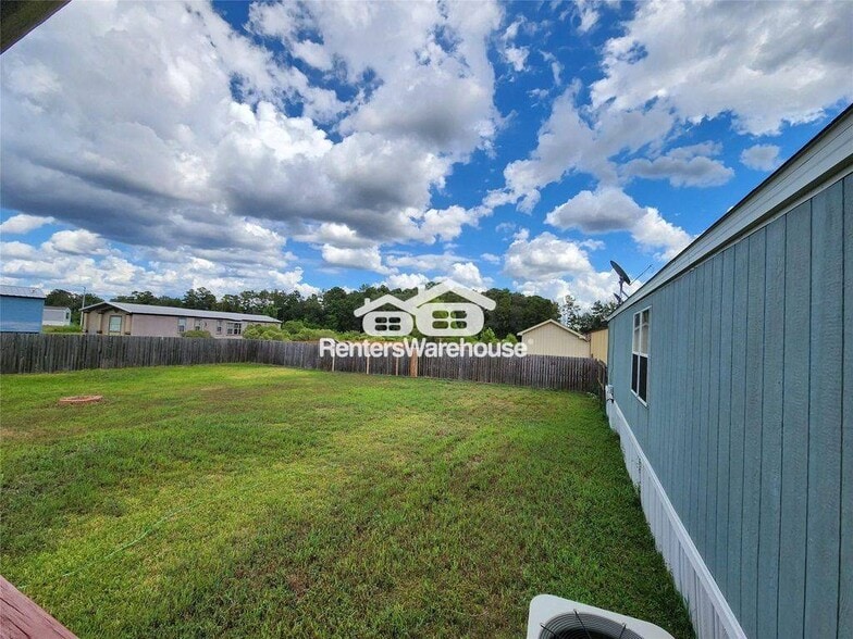 Building Photo - 8021 Parker Elaine Dr